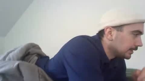 Snapshot of sugargay222 chatting on June 16, 6:21 pm Sugar online show from June 16, 6:21 pm