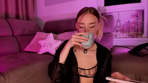 sugarskye online show from December 18, 6:47 pm