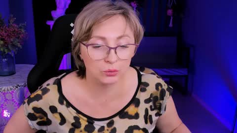 Vivien online show from January 15, 6:08 pm