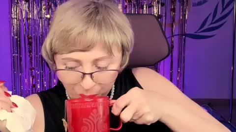 Vivien online show from February 22, 12:08 pm