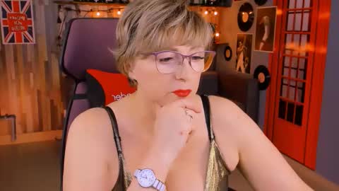 Vivien online show from October 5, 1:31 pm