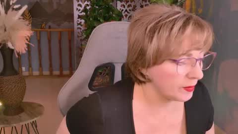 Vivien online show from November 27, 1:24 pm