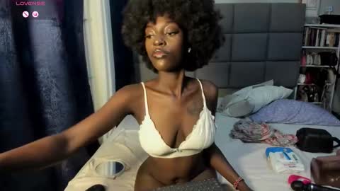 suhaila_suu online show from February 9, 11:31 pm