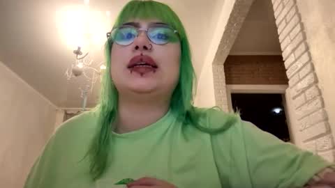 Snapshot of suicidyalice chatting on May 12, 11:46 pm Alice Suicide online show from May 12, 11:46 pm