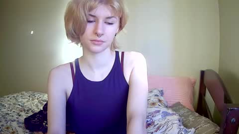 Snapshot of suicunebitch chatting on December 31, 10:34 pm Ophelia online show from December 31, 10:34 pm