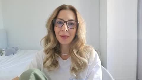 sukygirl online show from April 23, 11:42 am