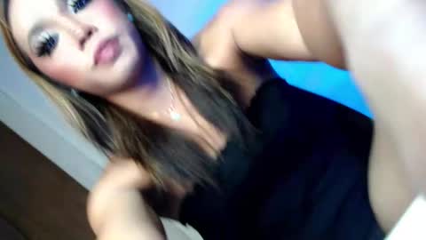 Snapshot of sultry_sirenxx chatting on May 31, 4:25 pm sultry_sirenxx online show from May 31, 4:25 pm