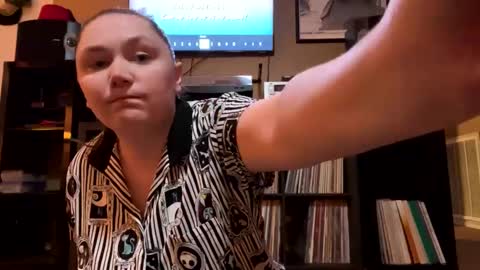 Snapshot of sum645700 chatting on September 9, 1:38 am sum - maybe online show from September 9, 1:38 am