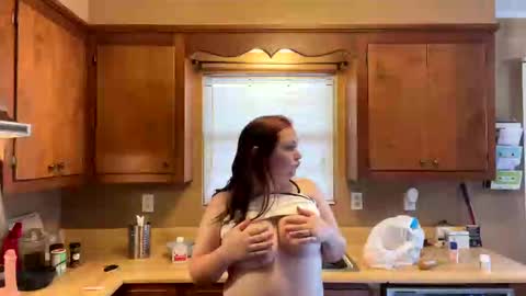 Snapshot of sum645700 chatting on September 23, 9:07 pm sum - maybe online show from September 23, 9:07 pm