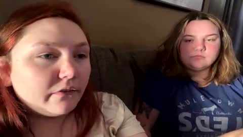 Snapshot of sum645700 chatting on October 22, 10:20 pm sum - maybe online show from October 22, 10:20 pm