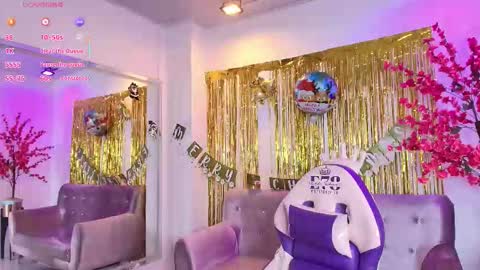 summer_miller online show from December 22, 11:40 am