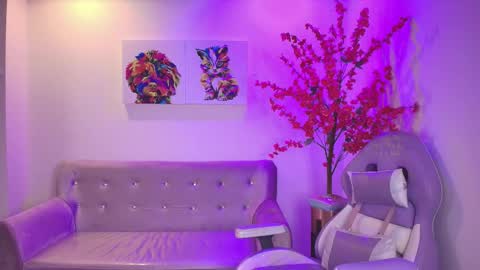 summer_miller online show from March 13, 11:39 am