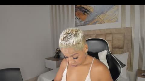 Summer online show from December 5, 11:30 am