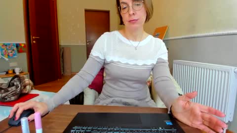 Snapshot of summerliza chatting on January 10, 11:22 am summerliza online show from January 10, 11:22 am