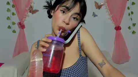 Snapshot of summerpurple chatting on June 25, 2:44 am SUMMER online show from June 25, 2:44 am