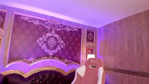       -  - online show from January 3, 9:04 am