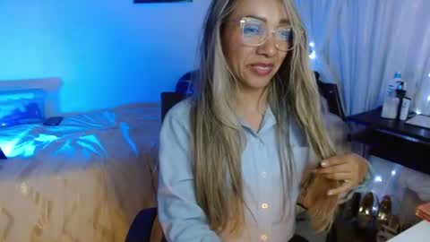 Snapshot of suncrystal chatting on July 11, 11:06 pm sun crystal online show from July 11, 11:06 pm