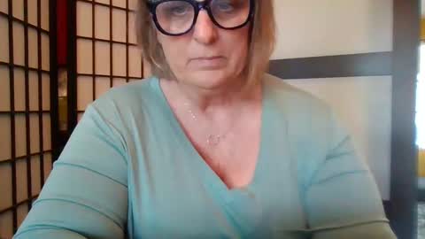 Snapshot of sunflower556 chatting on September 13, 8:30 pm Sunflower online show from September 13, 8:30 pm