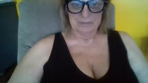 Snapshot of sunflower556 chatting on October 12, 2:49 pm Sunflower online show from October 12, 2:49 pm