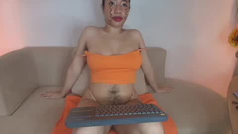 Snapshot of sunflower_aillyn chatting on April 20, 3:37 pm Aillyn Perez online show from April 20, 3:37 pm