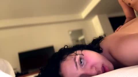 Snapshot of sunflowerxo chatting on February 13, 10:02 am Sofie online show from February 13, 10:02 am