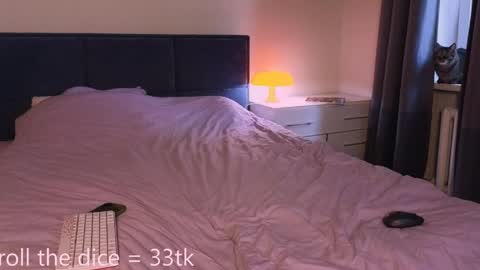 Amy online show from April 3, 9:18 am