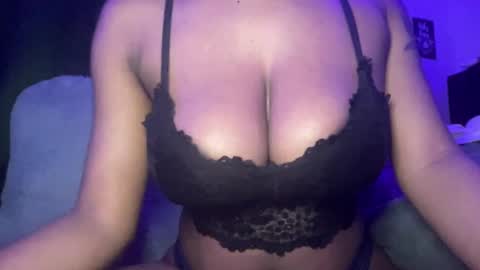 sunn3ie online show from November 22, 1:48 am