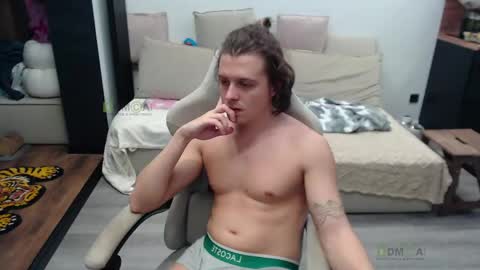Snapshot of sunny1girl chatting on April 25, 5:10 pm Alice and Sergey online show from April 25, 5:10 pm