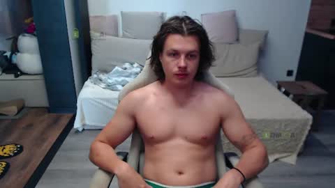 Snapshot of sunny1girl chatting on June 13, 6:33 am Alice and Sergey online show from June 13, 6:33 am