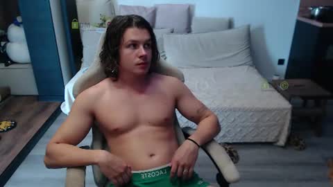 Snapshot of sunny1girl chatting on July 10, 10:51 am Alice and Sergey online show from July 10, 10:51 am