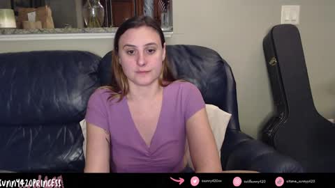 Snapshot of sunny420princess chatting on December 19, 1:28 am Sunny420 online show from December 19, 1:28 am