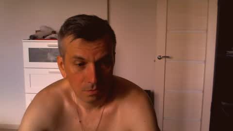 Snapshot of sunny_sun00 chatting on August 5, 8:39 am sunny_sun00 online show from August 5, 8:39 am