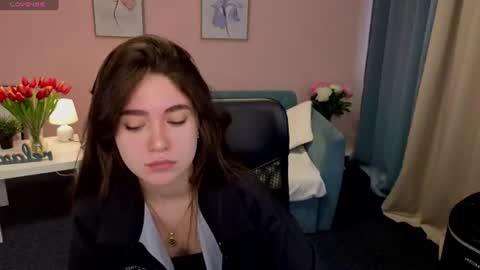 Snapshot of sunnybloss chatting on June 23, 7:39 am Ivanna online show from June 23, 7:39 am