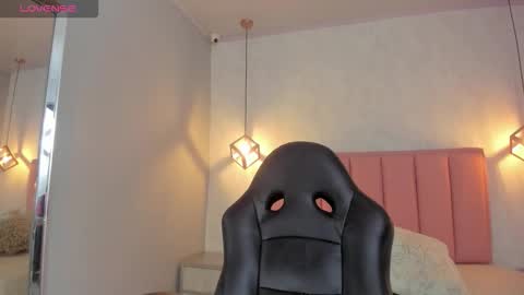  S U N N Y online show from February 11, 11:37 am