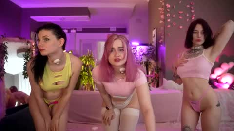 Snapshot of sunnyfia chatting on May 28, 3:04 am Fia - TG - Mia - Alice - online show from May 28, 3:04 am
