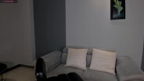 Snapshot of sunnyrivers_ chatting on April 19, 11:42 am Sunny Rivers online show from April 19, 11:42 am