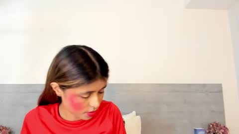 sunnywhitee online show from March 7, 7:00 pm