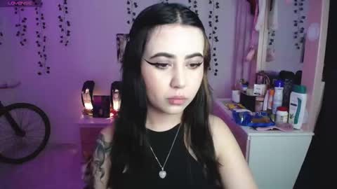 Snapshot of sunset_pienk chatting on January 18, 7:34 am Sunset online show from January 18, 7:34 am