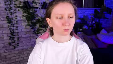 Snapshot of sunshine_blaze chatting on May 19, 1:39 pm Alice online show from May 19, 1:39 pm