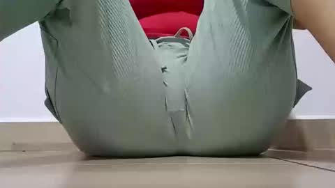 Annie online show from February 9, 8:02 pm