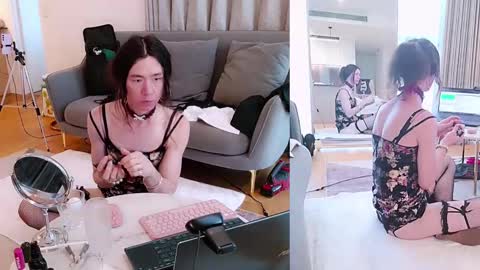 Snapshot of sunshine_sissy chatting on December 12, 7:30 am Sunshine online show from December 12, 7:30 am