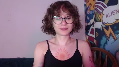 Snapshot of sunshinehella chatting on July 31, 8:52 pm Hella online show from July 31, 8:52 pm