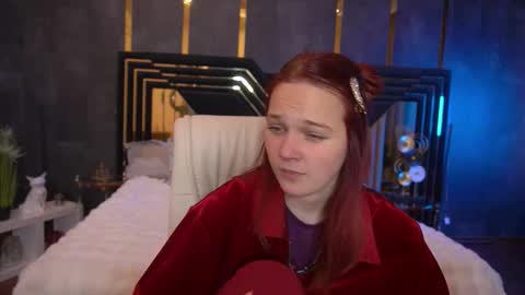 Lola online show from December 5, 9:29 am