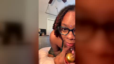 sunshinelove777 online show from June 1, 1:13 pm
