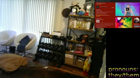 Snapshot of sunshinestreak chatting on April 3, 5:33 pm im not actually a man my pronouns are theythem online show from April 3, 5:33 pm