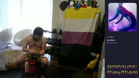 Snapshot of sunshinestreak chatting on May 26, 7:10 pm im not actually a man my pronouns are theythem online show from May 26, 7:10 pm