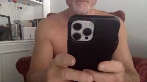 Snapshot of suntrdr077 chatting on December 14, 6:12 pm suntrdr077 online show from December 14, 6:12 pm