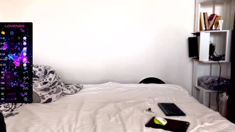 Snapshot of super_peach_stream chatting on December 21, 10:39 am ANNApvt open full info in bio online show from December 21, 10:39 am