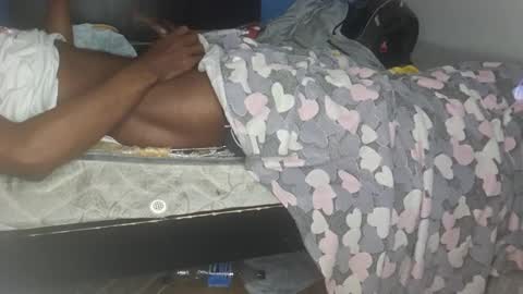 Snapshot of super_pichon chatting on November 4, 7:13 pm super_pichon online show from November 4, 7:13 pm