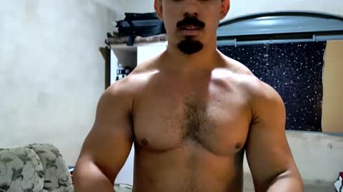 Snapshot of superbigmr chatting on April 16, 5:08 am james online show from April 16, 5:08 am